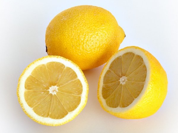 Limoni e acqua